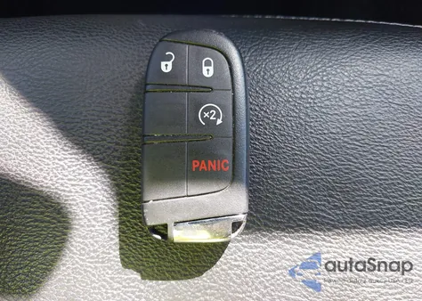 2019 Jeep Compass Latitude 4X4 z USA, uszkodzony, nr VIN 3C4NJDBB9KT713722